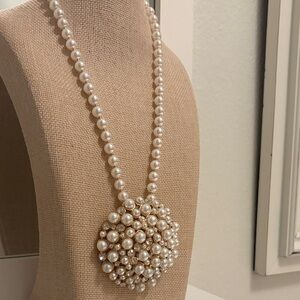 Elegant Pearl Cluster Necklace